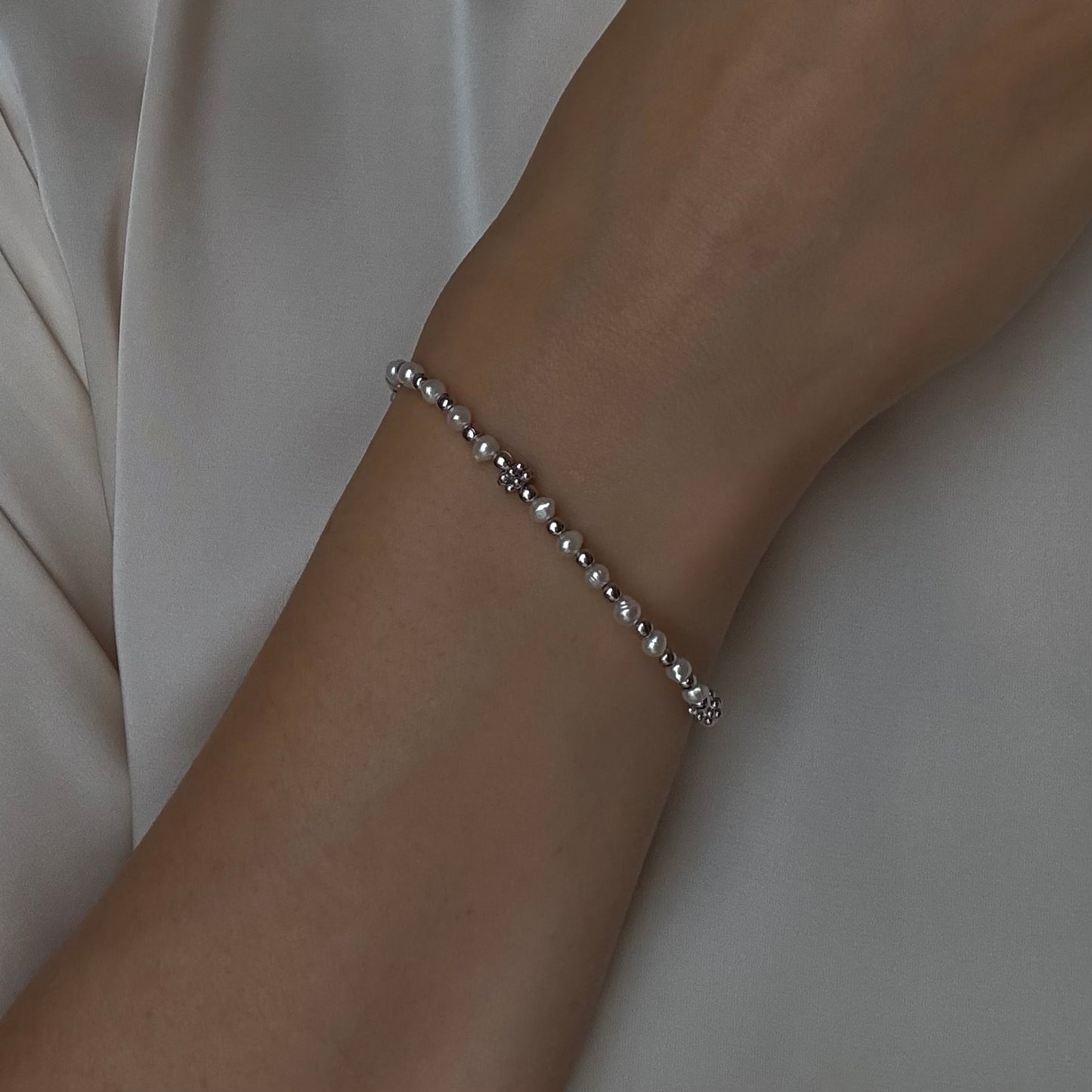 Pearl beaded silver bracelet