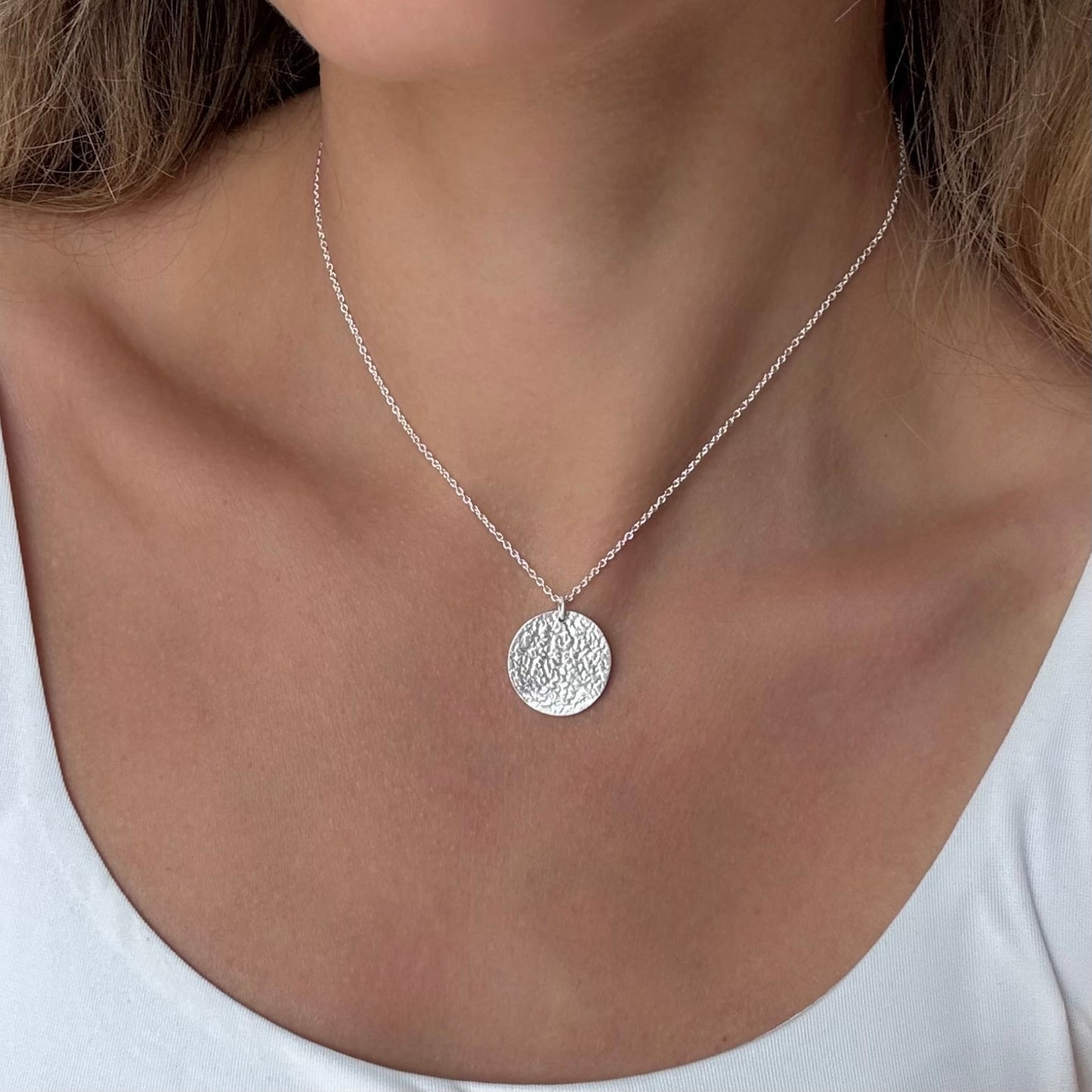 Hammered disc necklace