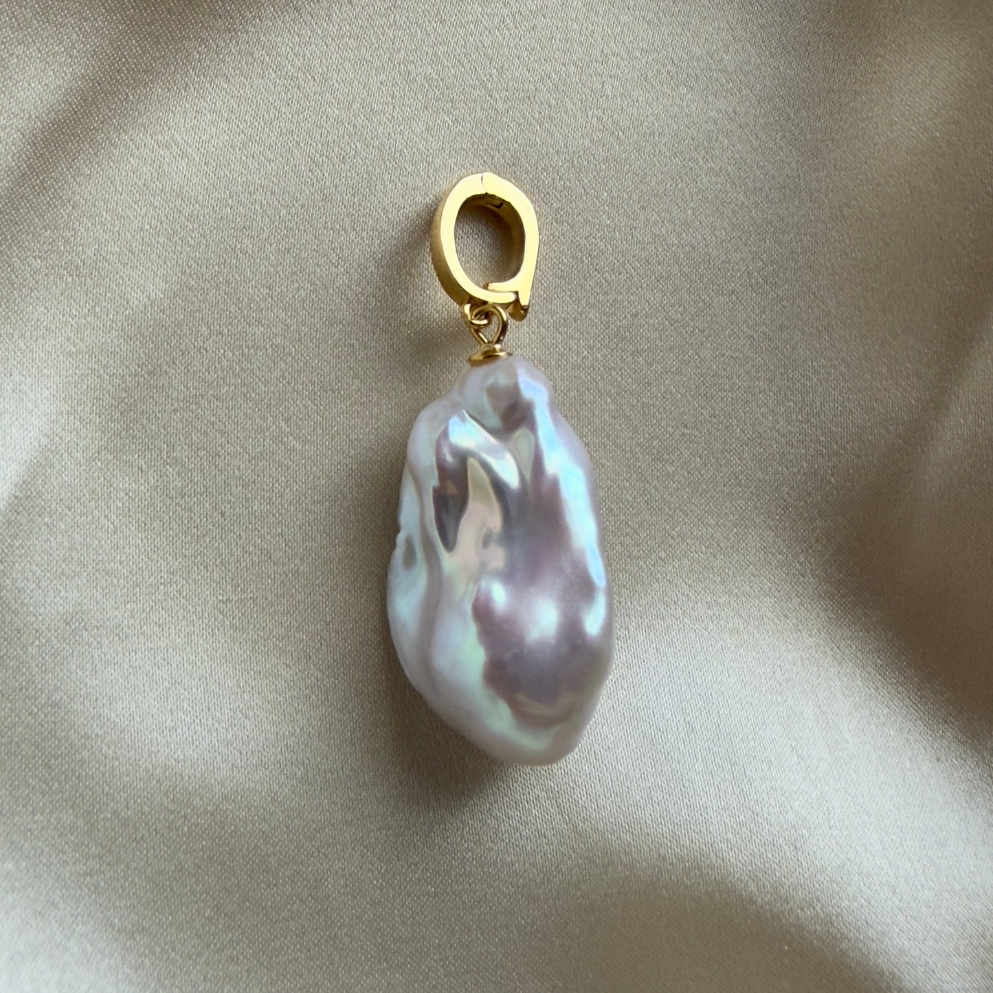 Large baroque pearl pendant