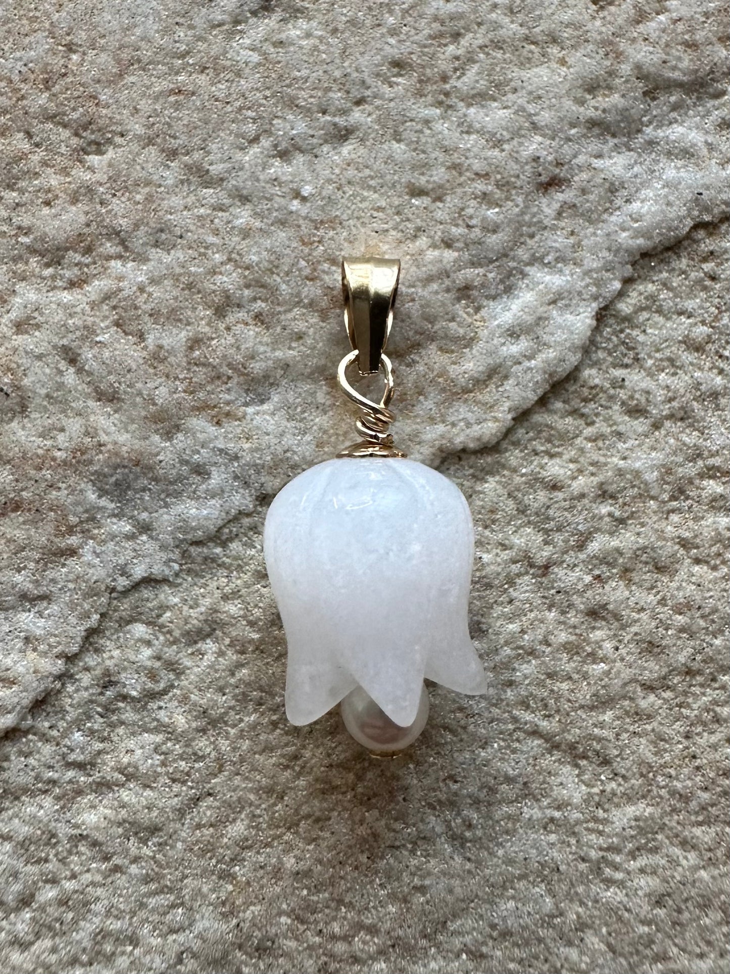 Frosted blossom quartz & pearl pendant