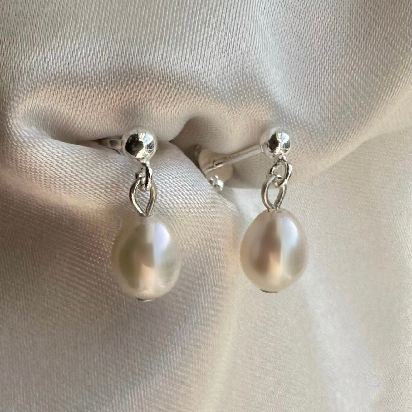 Mini pearl sterling silver earrings