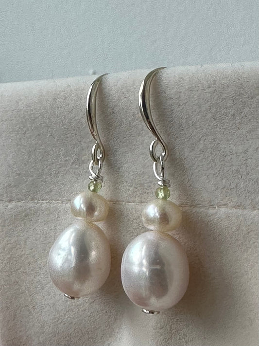 Pearl and peridot drop earrings