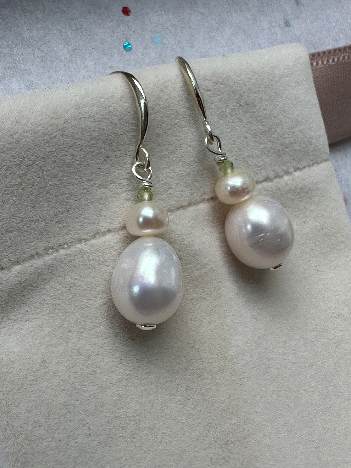 Pearl and peridot drop earrings