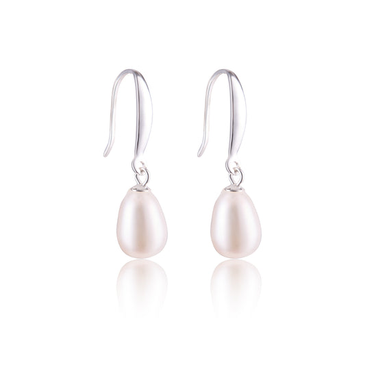 Classsic pearl drop hook earrings