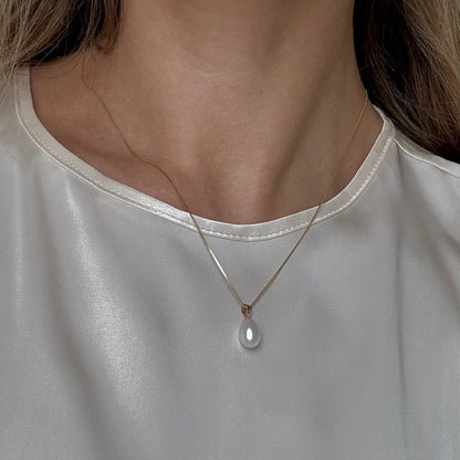 14 carat gold freshwater pearl pendant