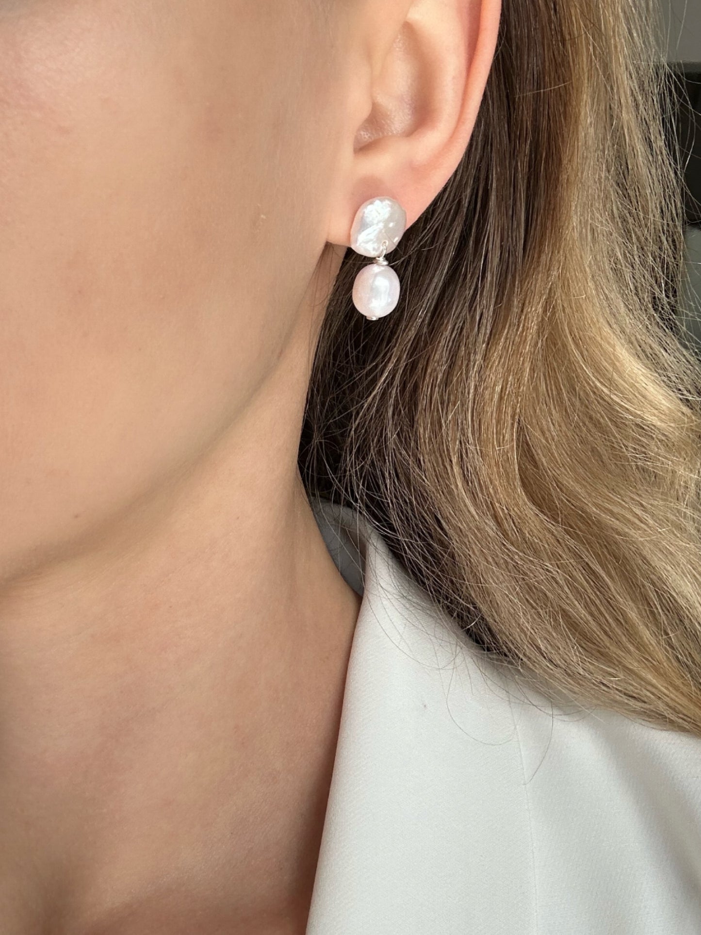 Double pearl stud earrings