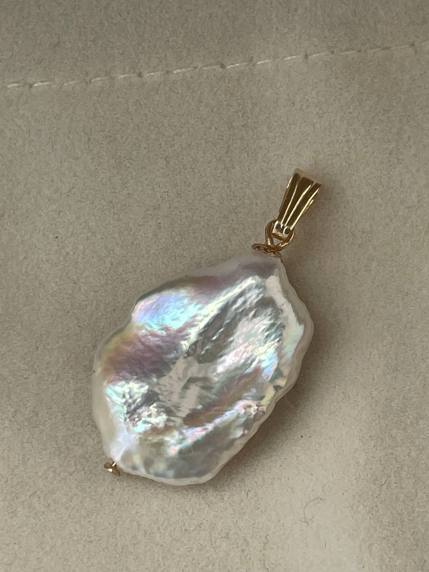 Large keshi pearl pendant