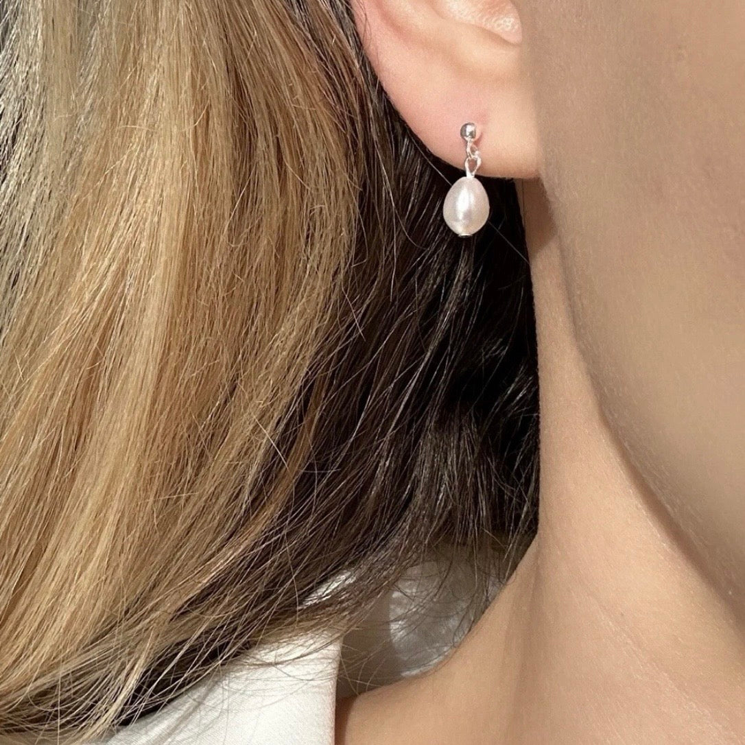 Mini pearl sterling silver earrings