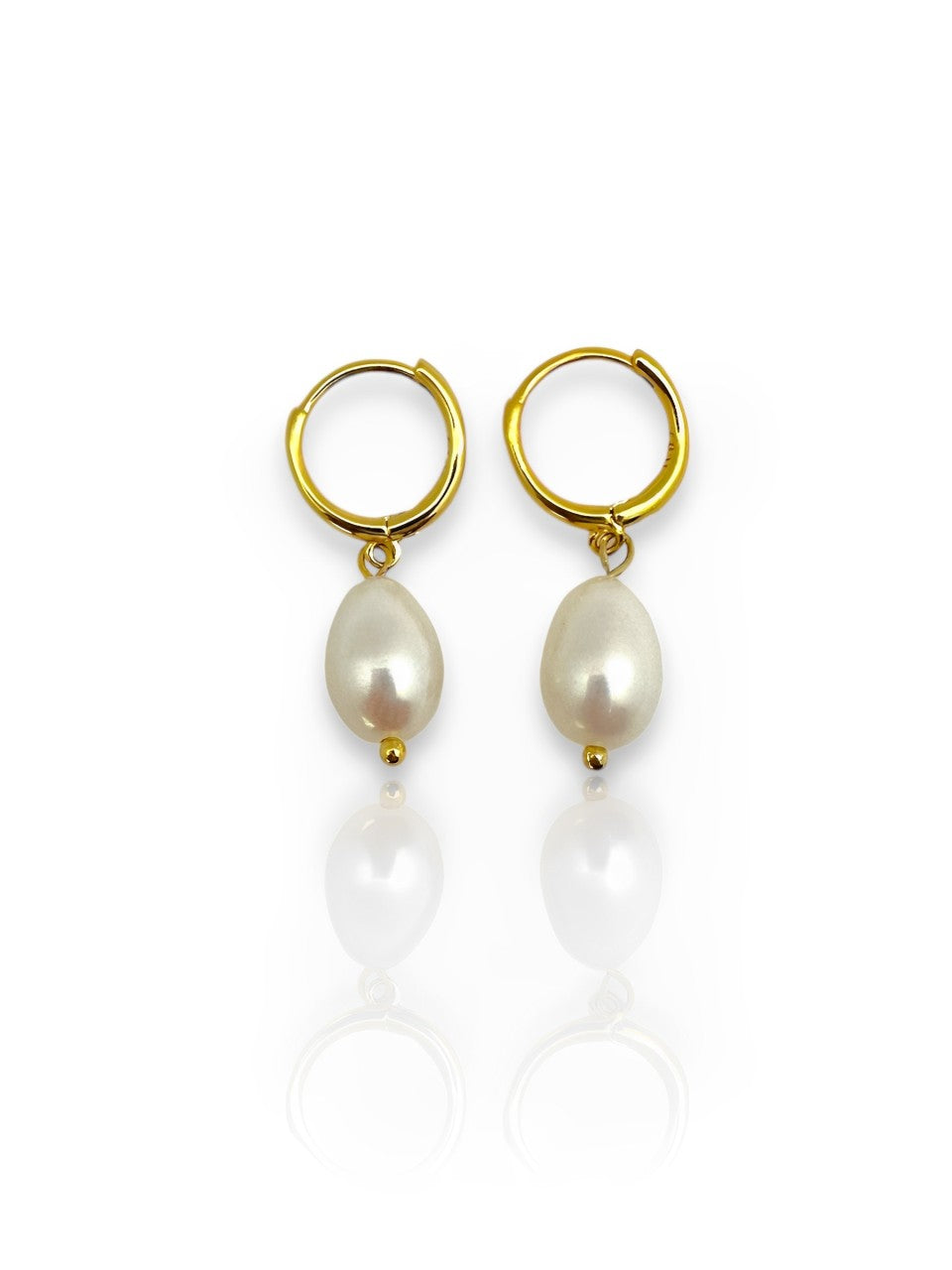 Baroque pearl drop huggie earrings